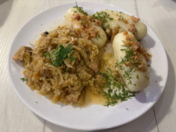 Grochówka i kartacze z mięsem