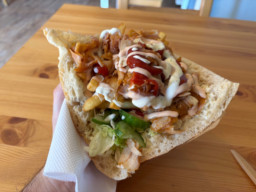 Kebab w bułce z Zahira